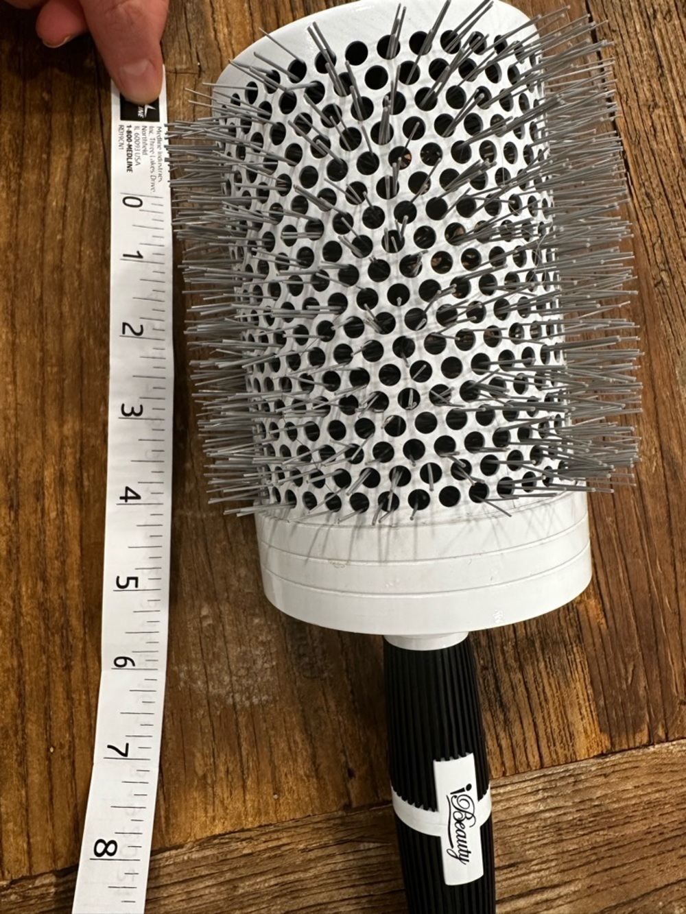 White and Black Vent Round Hair Brush - Picture 4 of 5
